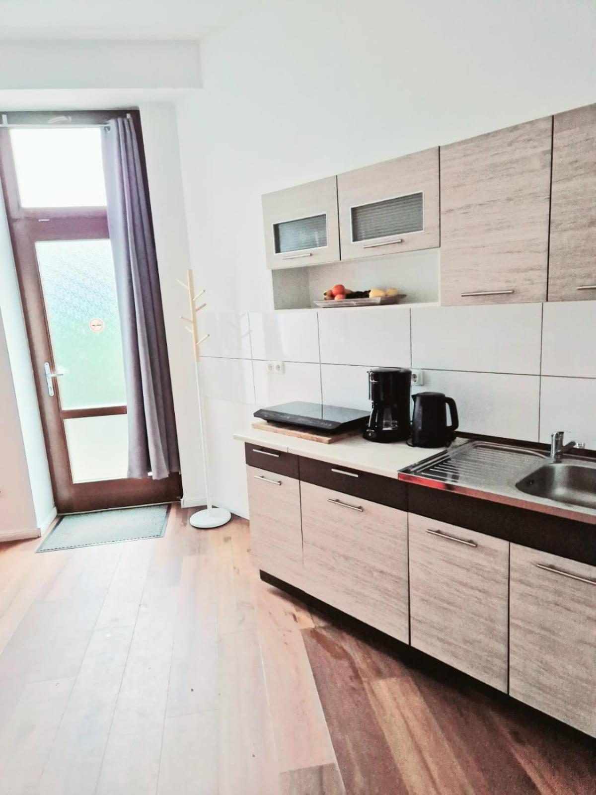 City Studio Apartment For 4, Near Sonnenallee Berlin Bagian luar foto
