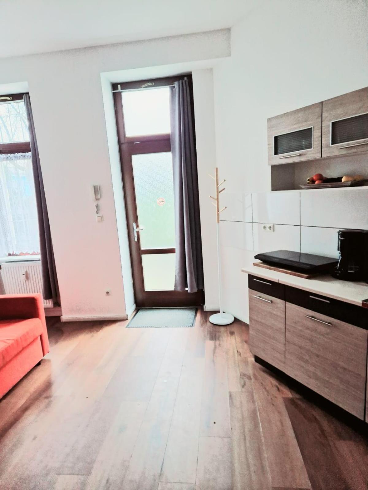 City Studio Apartment For 4, Near Sonnenallee Berlin Bagian luar foto
