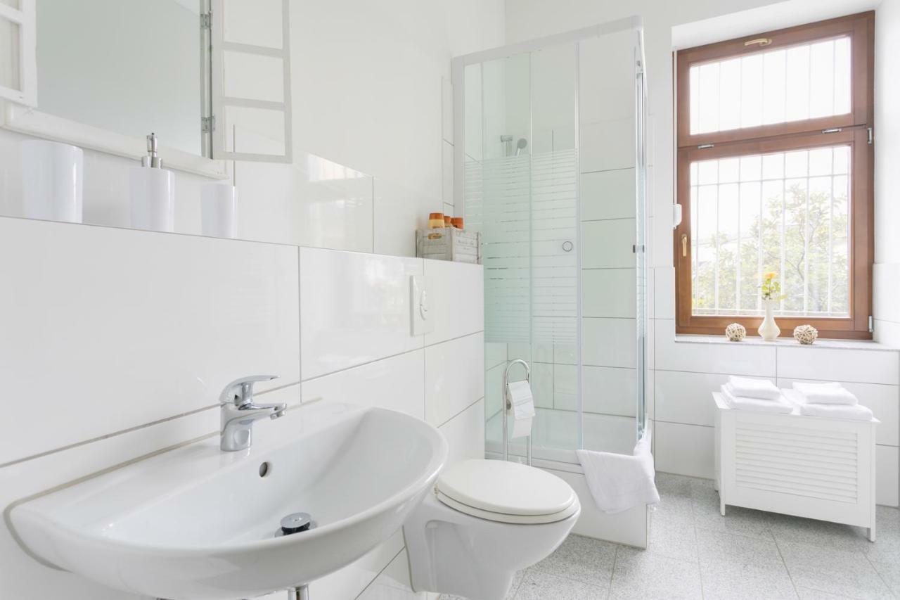 City Studio Apartment For 4, Near Sonnenallee Berlin Bagian luar foto