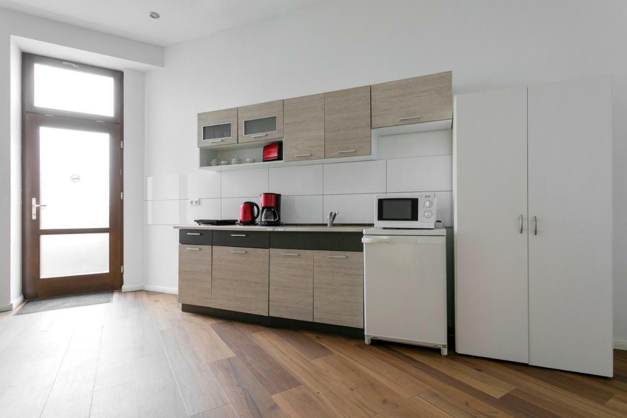 City Studio Apartment For 4, Near Sonnenallee Berlin Bagian luar foto